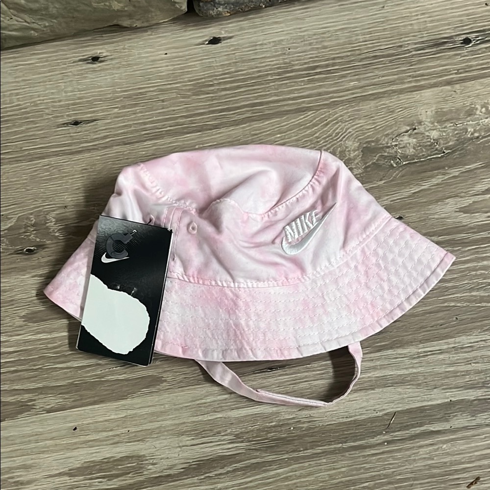 NWT infant nike sun hat